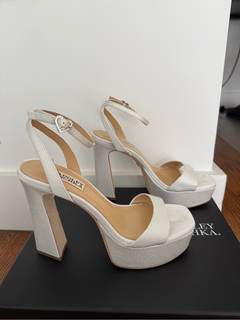 Badgley Mischka Caia 125mm Satin Platform Heels in White Crepe